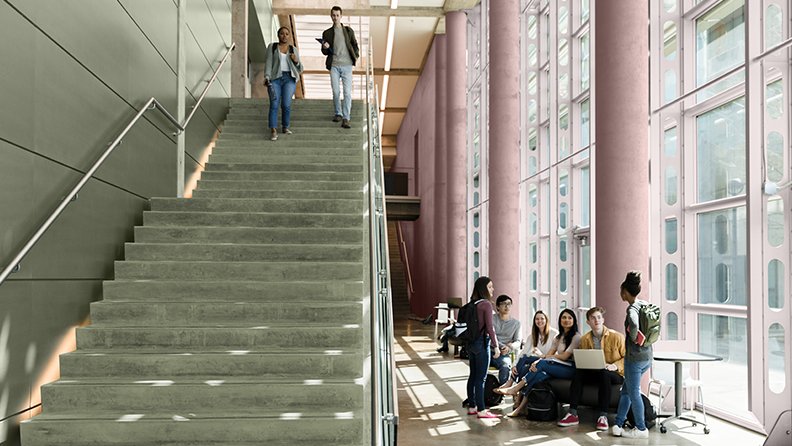 Schüler gehen eine Treppe mit rosa Säulen und Fenstern auf einer Seite hinunter