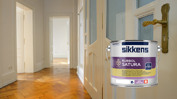 Innenraum mit Türen und Lackdose